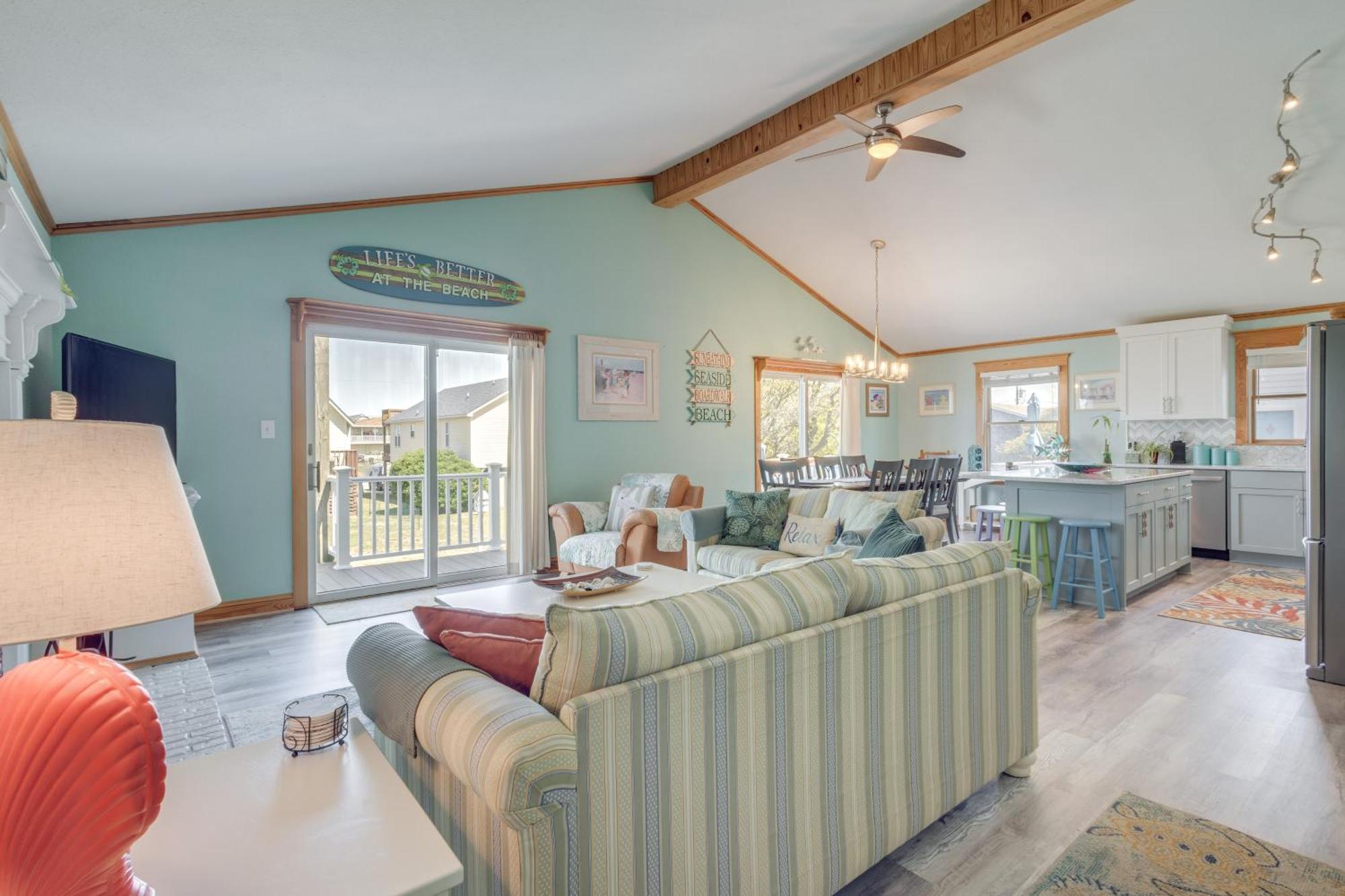Coastal Home With Deck And Outdoor Shower 악마 힐스 외부 사진