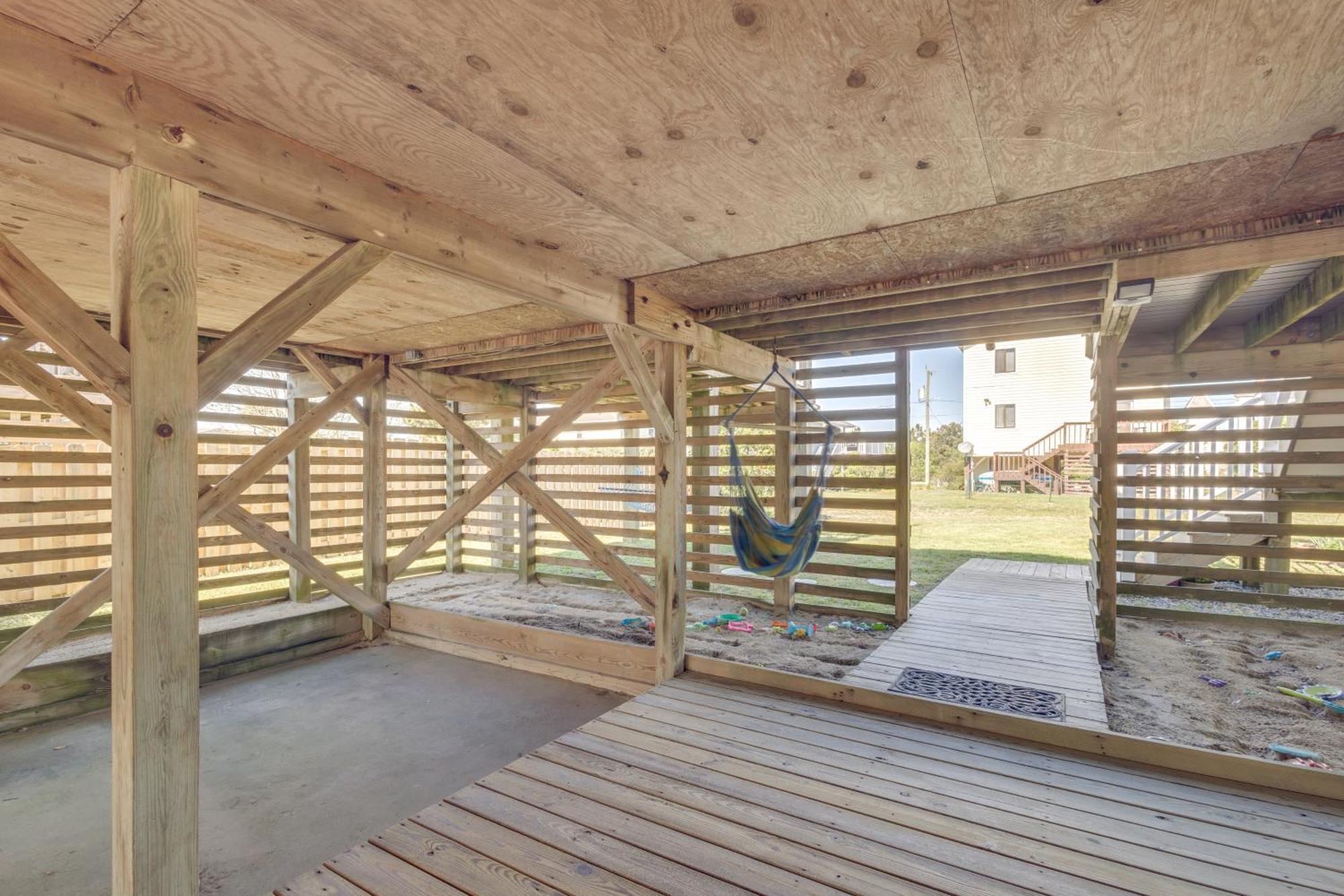 Coastal Home With Deck And Outdoor Shower 악마 힐스 외부 사진